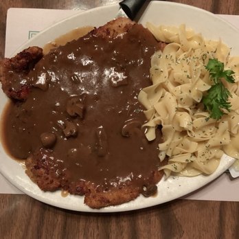 Resi's Bierstube signature dishes Jägerschnitzel
Knackwurst
Weisswurst